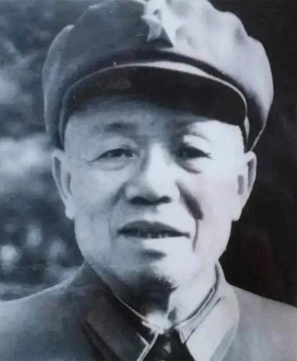 69年江青问韩先楚为何躲着她，韩：我是个烟鬼，不能熏着你